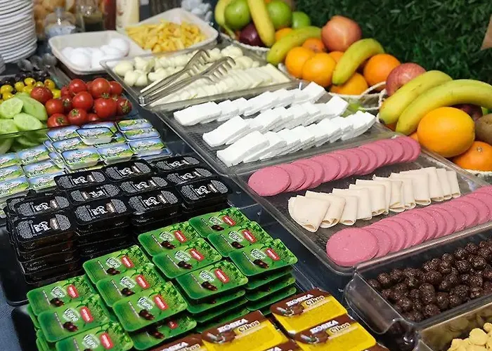 לינה וארוחת בוקר My Boutique אלאניה